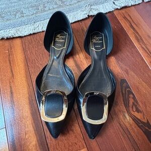 Roger Vivier Pointed Toe Leather Flats